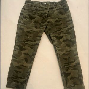 New York & Co Camo Capris